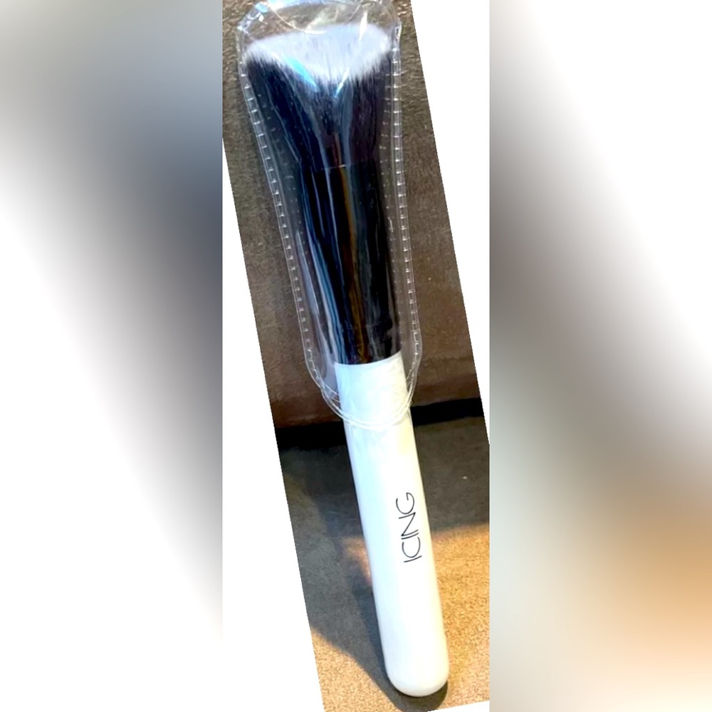 EXPERT .3 POINT HD FOUNDATION BRUSH